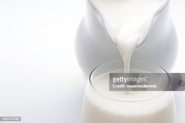 preparar e leite - laticínio - fotografias e filmes do acervo