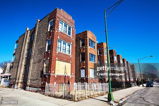 edwardian flats in east garfield park, chicago - run down neighborhood stock pictures, royalty-free photos & images
