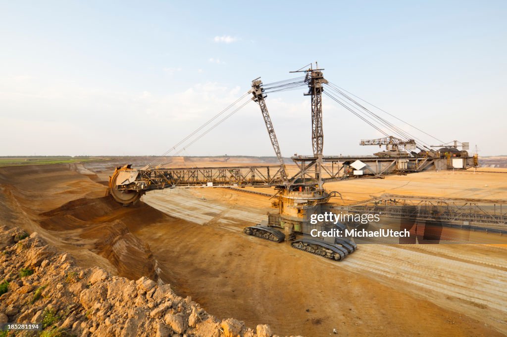 Balde de roda-gigante Excavator no trabalho