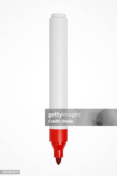 red felt tip pen on white background - highlighter stockfoto's en -beelden