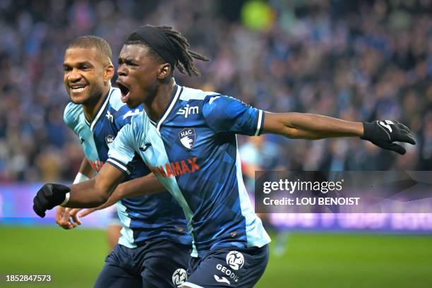 Le Havre's US midfielder Emmanuel Sabbi celebrates after scoring a goal during the French L1 football match between Le Havre AC and OGC Nice at the...