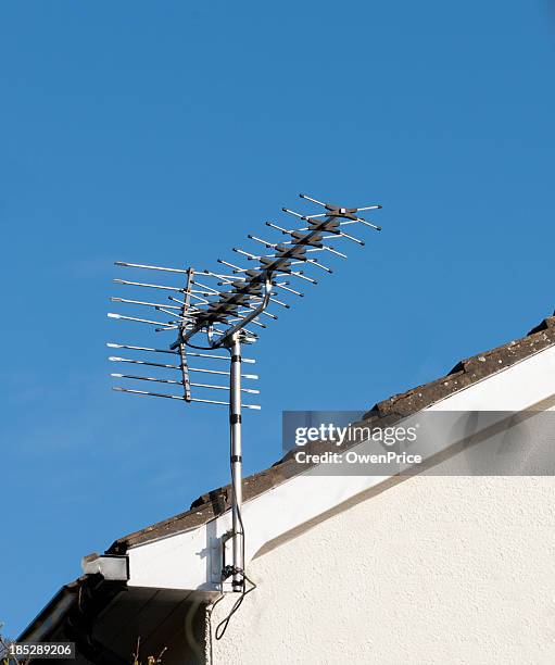 high gain antenna - television aerial stock pictures, royalty-free photos & images