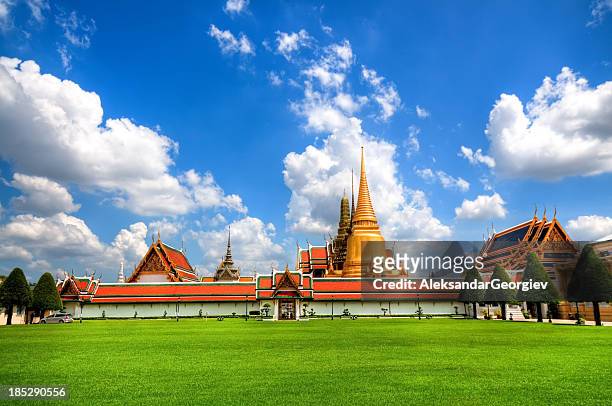 grand palace in bangkok and wat phra kaew temple - wat stock pictures, royalty-free photos & images