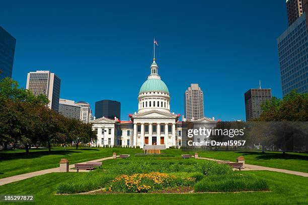 old courthouse and park - st louis missouri stock pictures, royalty-free photos & images