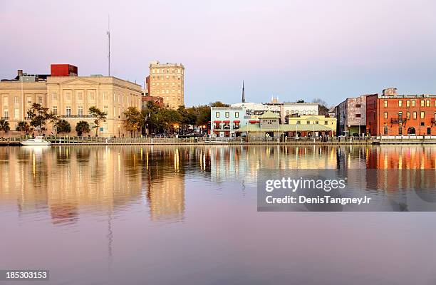 downtown wilmington - wilmington north carolina stockfoto's en -beelden