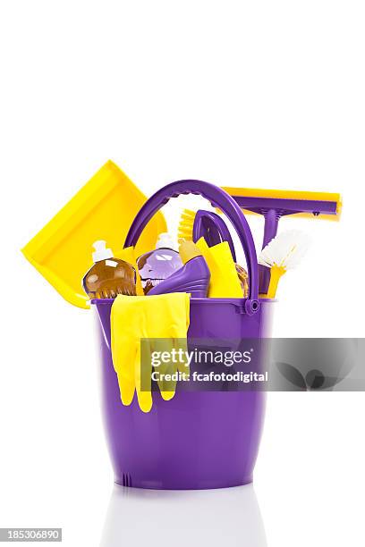 cleaning supplies - dustpan and brush stockfoto's en -beelden