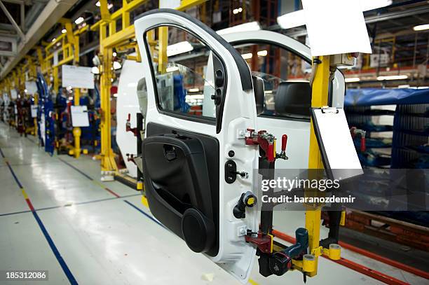 automobilindustrie industry - fahrzeugtür stock-fotos und bilder