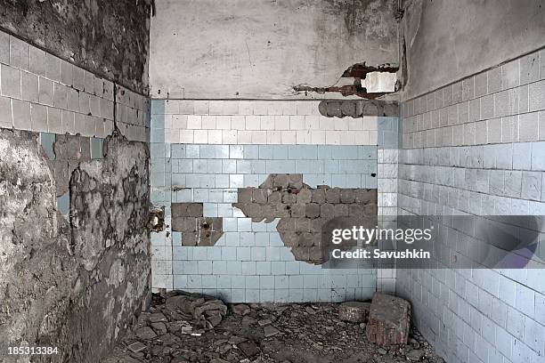 destroyed room - beengt stock pictures, royalty-free photos & images