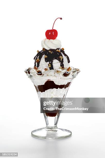 hot fudge sundae - chocolate sauce stock pictures, royalty-free photos & images