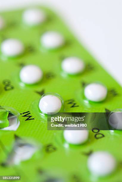 anticonceptivo - birth control pills fotografías e imágenes de stock