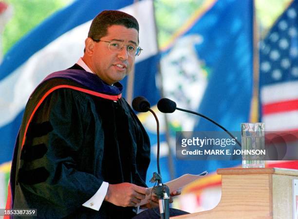 President Francisco Flores of El Salvador delivers his keynote address after being awarded an honorary Doctor of Laws degree from the University of...