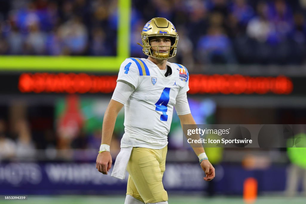 COLLEGE FOOTBALL: DEC 16 Starco Brands LA Bowl - UCLA vs Boise State