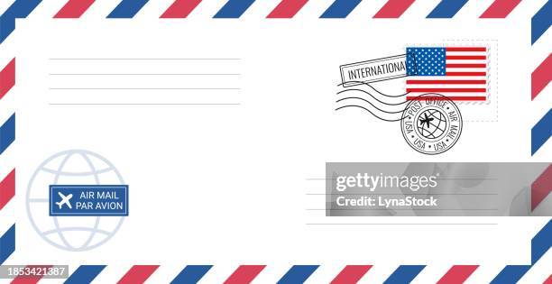 blanko-luftpostumschlag mit usa-briefmarke. postkarten-vektorillustration mit amerikanischer nationalflagge isoliert auf weißem hintergrund. - luftpost stock-grafiken, -clipart, -cartoons und -symbole