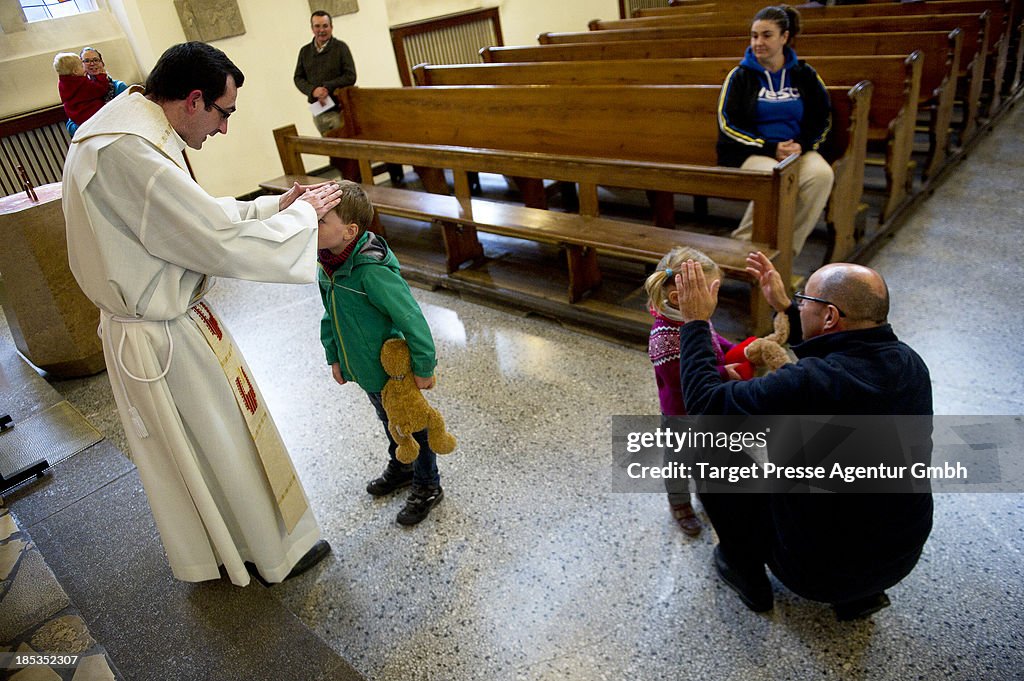 Catholic Church Hosts Mass For House Pets