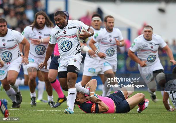 Steffon Armitage of Toulon breaks away from Sam Warburton during the Heineken Cup pool 2 match between Cardiff Blues and Toulon at Cardiff Arms Park...