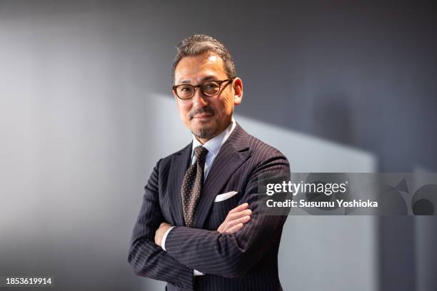 business people who travel for business. - completo da uomo foto e immagini stock