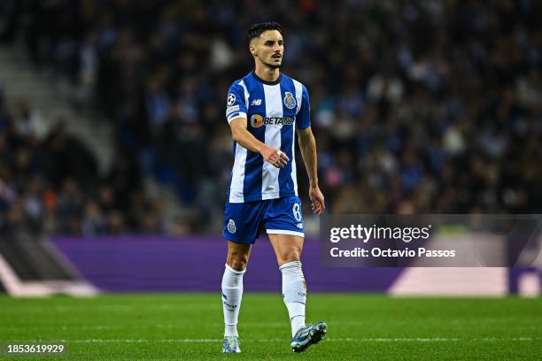 Stephen Eustaquio of FC Porto in action during the UEFA Champions League match between FC Porto and FC Shakhtar Donetsk at Estadio do Dragao on...