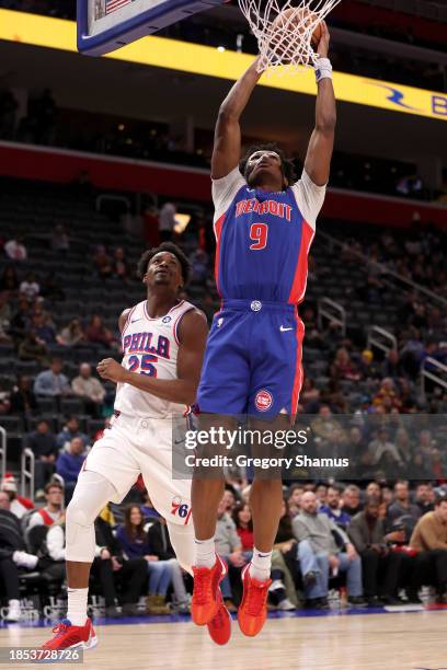 Ausar Thompson of the Detroit Pistons drives to the basket past Danuel House Jr. #25 of the Philadelphia 76ers during the second half at Little...