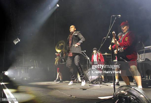 Roc Box Rapper Rockbox Photos and Premium High Res Pictures - Getty Images