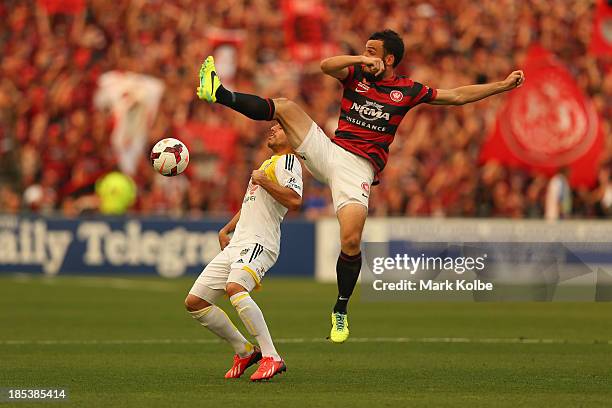 Mark Bridge of the Wanderers kicks during the round two A-League match between the Western Sydney Wanderers and Wellington Phoenix at Parramatta...