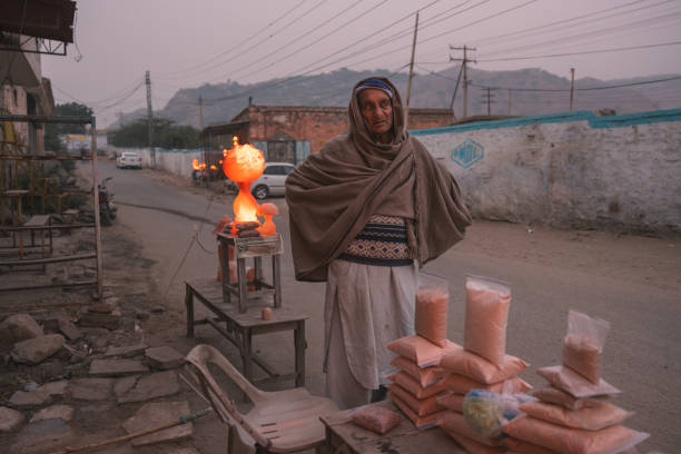 PAK: Pakistan's Salt Mines Produce Valuable Pink Salt