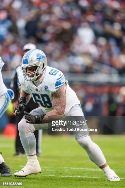 Offensive tackle Taylor Decker of the Detroit Lions sets for the snap during an NFL football game against the Chicago Bears at Soldier Field on...