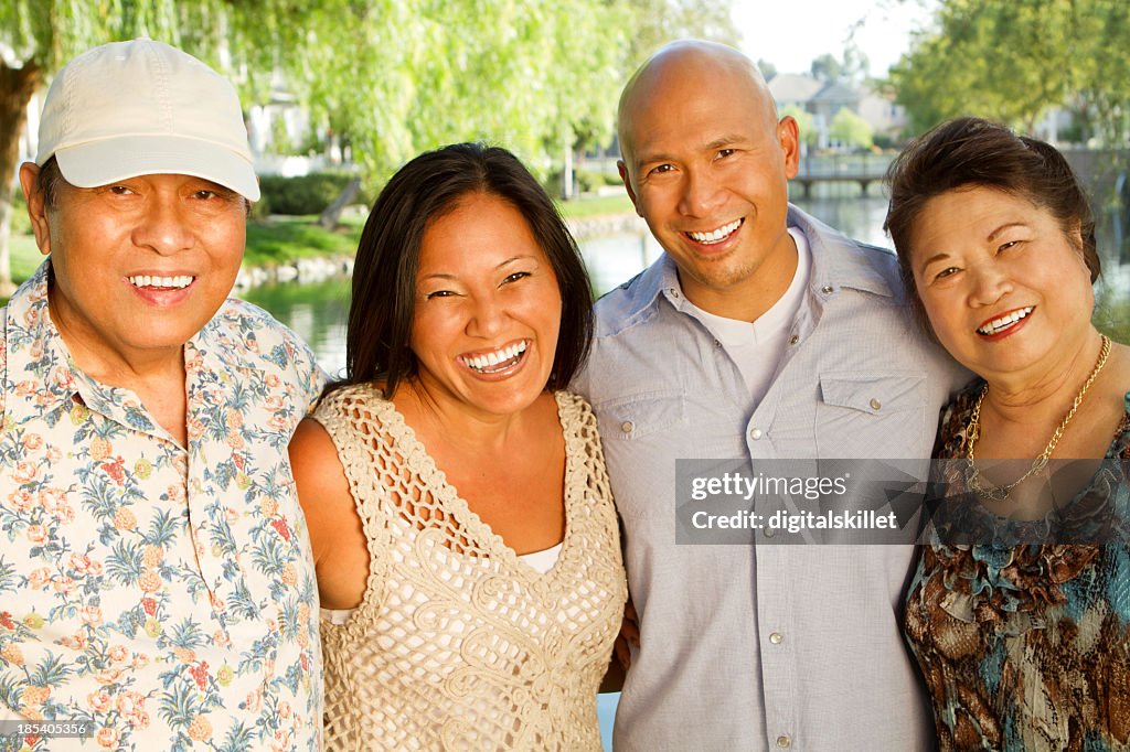 Família asiática