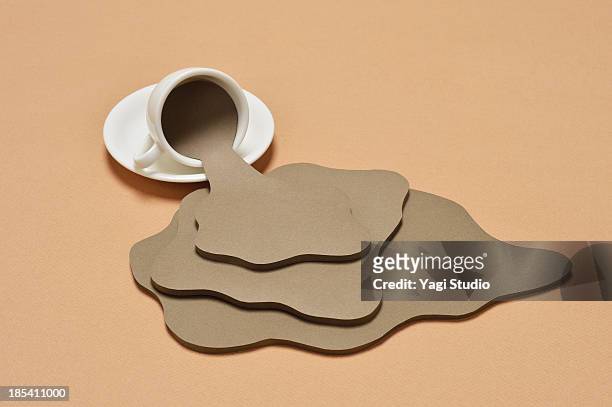 coffee spilling out from a coffee cup - spilling bildbanksfoton och bilder