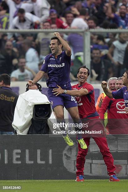 Giuseppe Rossi of ACF Fiorentina celebrates after scoring a goal during the Serie A match between ACF Fiorentina and Juventus at Stadio Artemio...