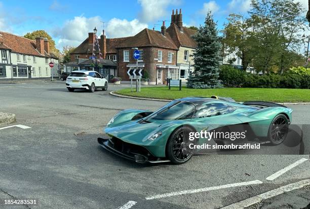 aston martin valkyrie - aston martin fotografías e imágenes de stock