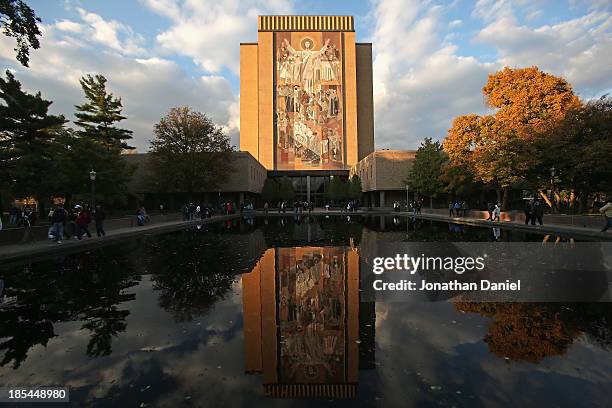 Michigan Touchdown Jesus 152 Notre Dame Touchdown Jesus Stock Photos, High-Res Pictures, and ...