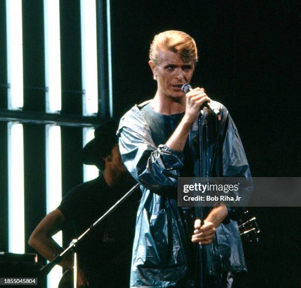 Musician and Singer David Bowie performs in concert at The Forum, April 4, 1978 in Inglewood, California.