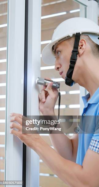 Using A Flashlight In House Men With Flashlight Drawing Photos and Premium High Res Pictures ...