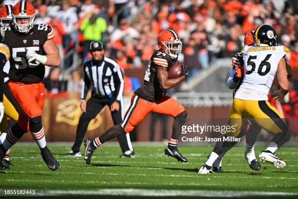 Running back Jerome Ford of the Cleveland Browns runs for a gain during the first quarter against the Pittsburgh Steelers at Cleveland Browns Stadium...