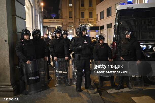 Turin Riots 2,312 Antifa Riot Stock Photos, High-Res Pictures, and Images - Getty ...