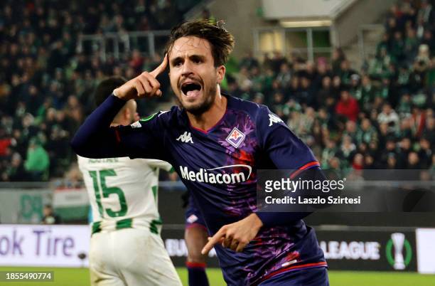 Luca Ranieri of ACF Fiorentina celebrates after scoring their team's first goal during the UEFA Europa Conference League match between Ferencvarosi...