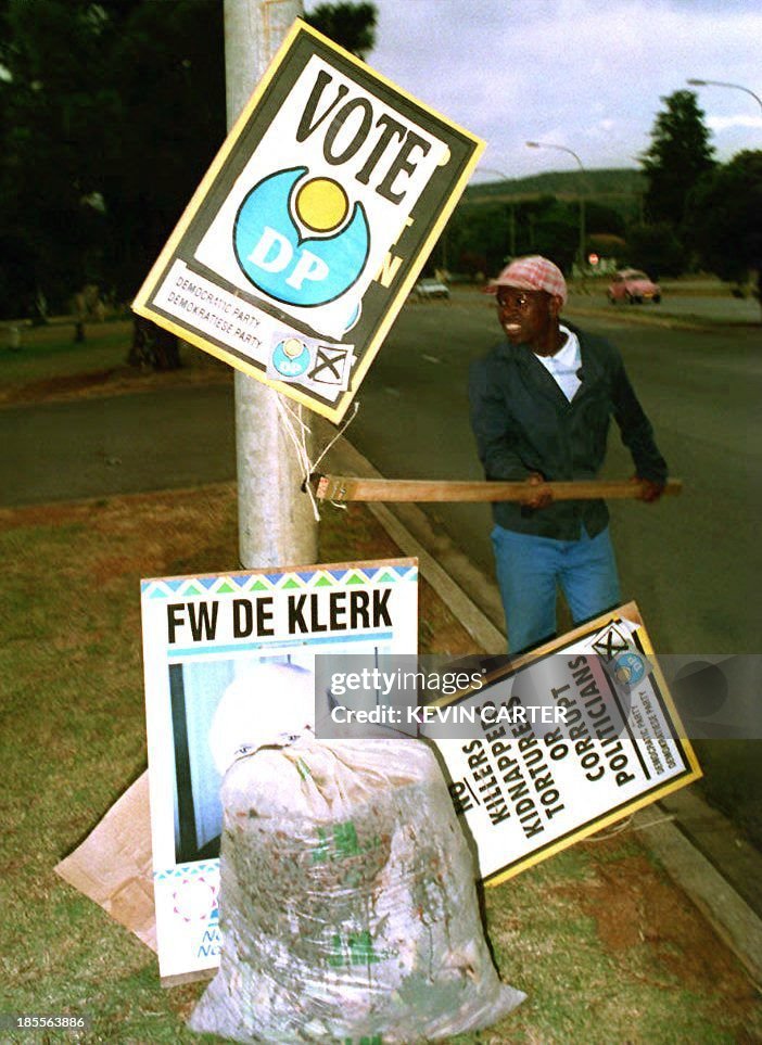 SOUTH AFRICA-WORKER-POSTERS