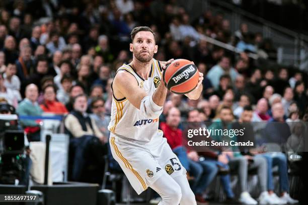 Rudy Fernandez of Real Madrid shoots during the Turkish Airlines EuroLeague Regular Season Round 14 match between Real Madrid and FC Bayern Munich at...