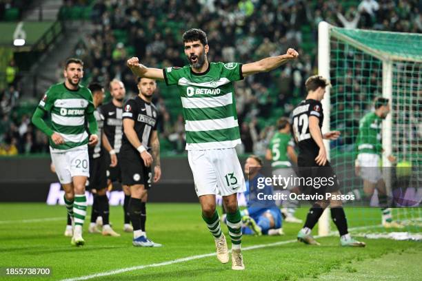 Luis Neto celebrates after Goncalo Inacio of Sporting CP scored their sides second goal during the UEFA Europa League 2023/24 match between Sporting...