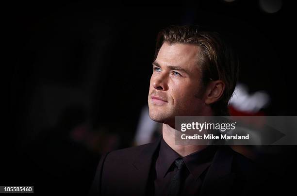 Chris Hemsworth attends the World Premiere of "Thor: The Dark World" at Odeon Leicester Square on October 22, 2013 in London, England.