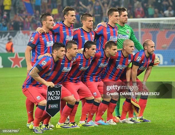 Soccer - UEFA Cup - Semi-Final - Second Leg - Middlesbrough v Steaua Bucuresti - Riverside Stadium. Steaua Bucuresti fans welcome their team Stock Photo - Alamy