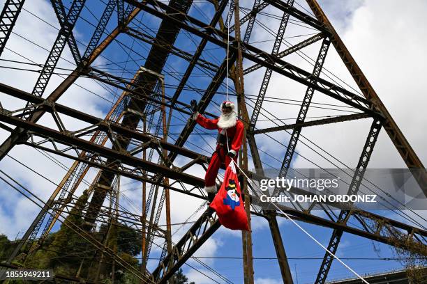 88 Hector Chacon Photos & High Res Pictures - Getty Images
