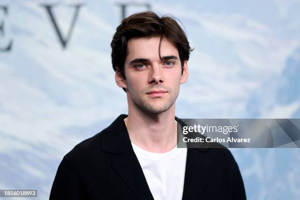 Alvaro Rico attends the 'La Sociedad de la Nieve' premiere at the Circulo de las Bellas Artes cultural center on December 14, 2023 in Madrid, Spain.