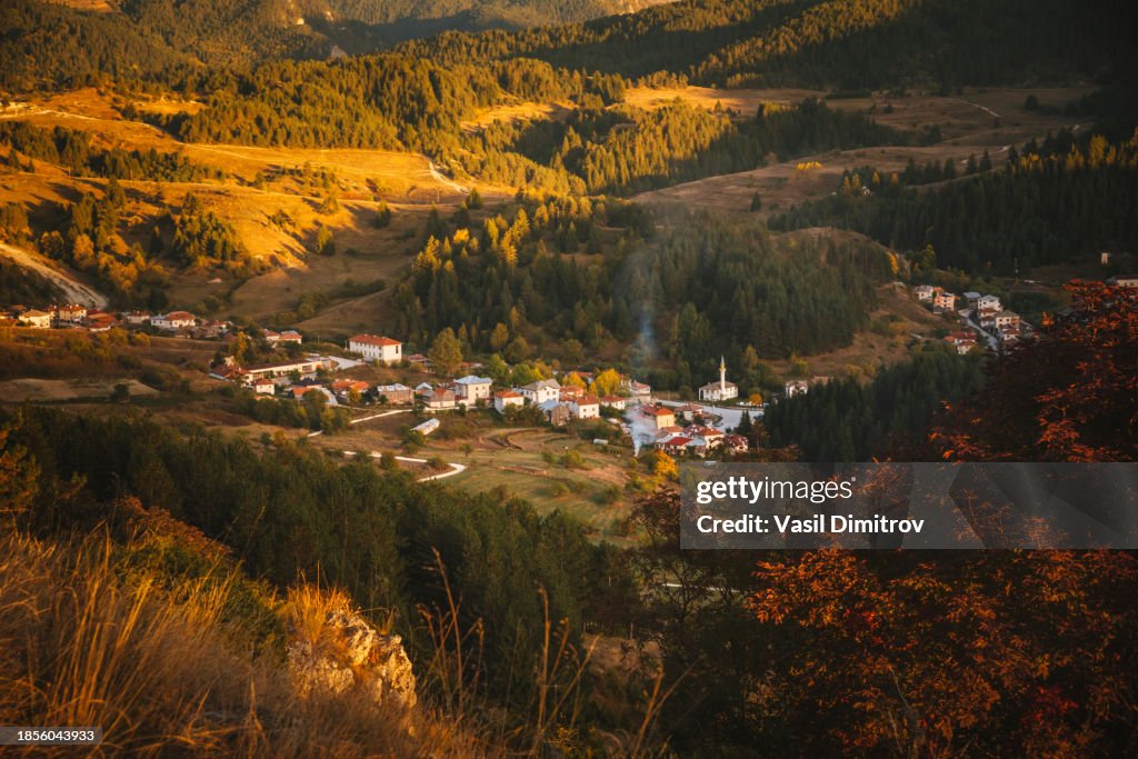 Beautiful countryside wallpaper - Bulgarian countryside in the fall.