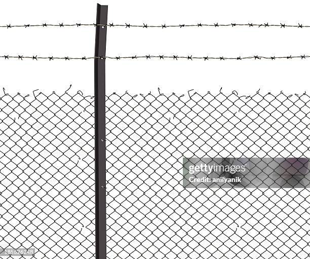 ilustraciones, imágenes clip art, dibujos animados e iconos de stock de alambre de espino - valla de alambre