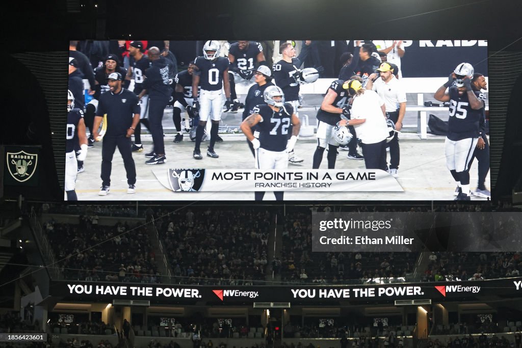 Los Angeles Chargers v Las Vegas Raiders