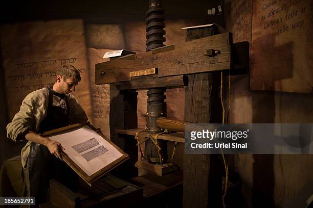 200+ Gutenberg Printing Press Stock Photos, Pictures & Royalty