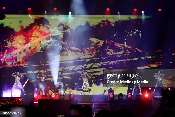 Óscar Schwebel, M'balia Marichal, Lidia Ávila, Kalimba, Erika Zaba, Mariana Ochoa and Ari Borovoy of OV7 perform on stage during the last concert of...