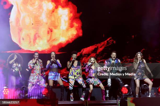 Balia Marichal, Óscar Schwebel, Lidia Ávila, Kalimba, Erika Zaba, Ari Borovoy and Mariana Ochoa of OV7 perform on stage during the last concert of...