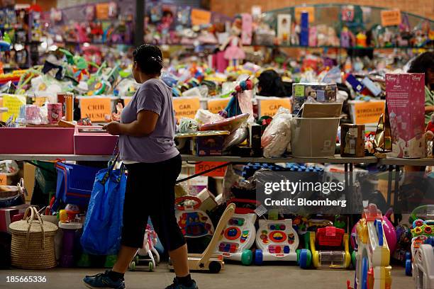 Consignment Sale 114 Consignment Sale Stock Photos, High-Res Pictures, and Images ...